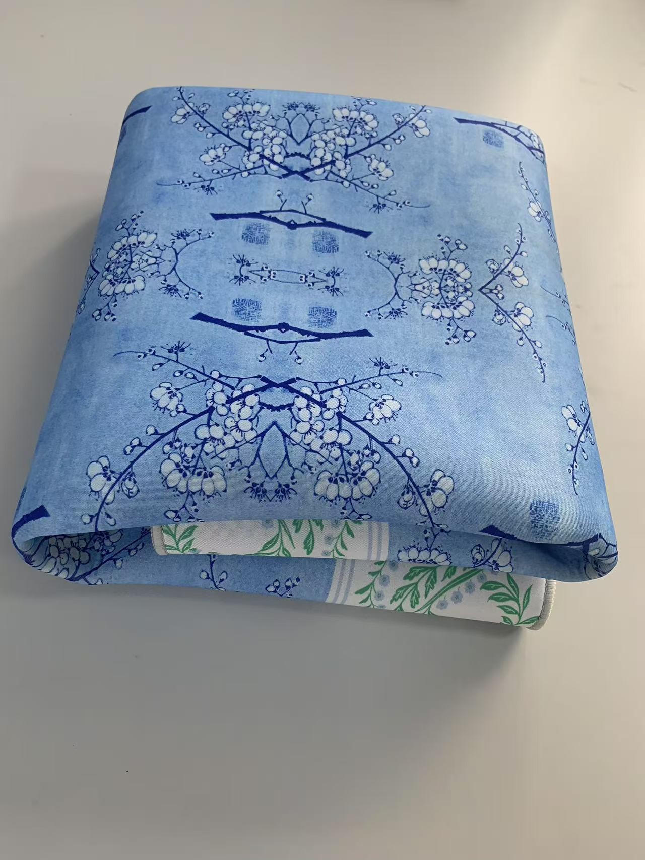 游戲桌墊那種好，橡膠雙面布印刷定制